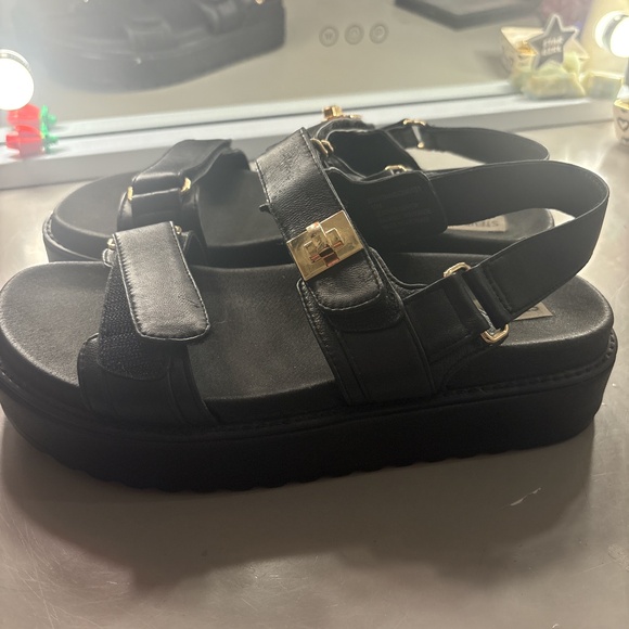 Steve Madden Chunky Black Sandals - Picture 2 of 3